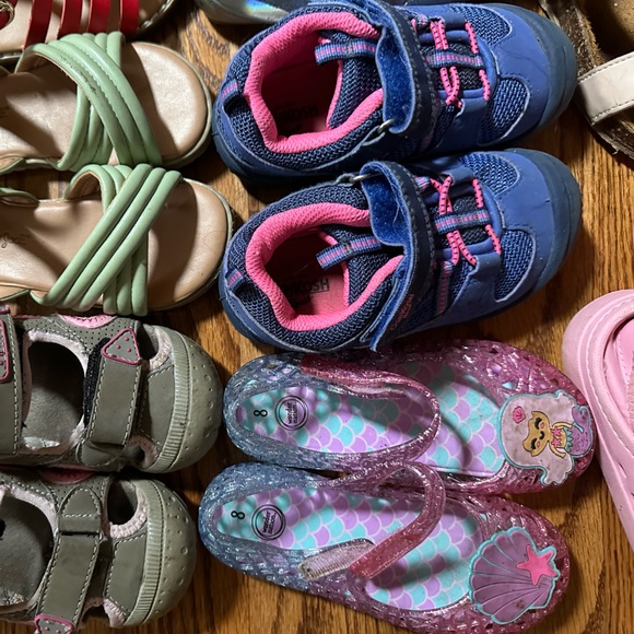 Size 8 toddler girl sandals Lot. Like new and gently used condition. - Picture 3 of 5